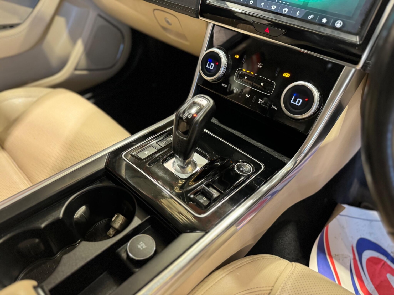 Used Jaguar XE 2020 for sale - 76752961: Photo 12