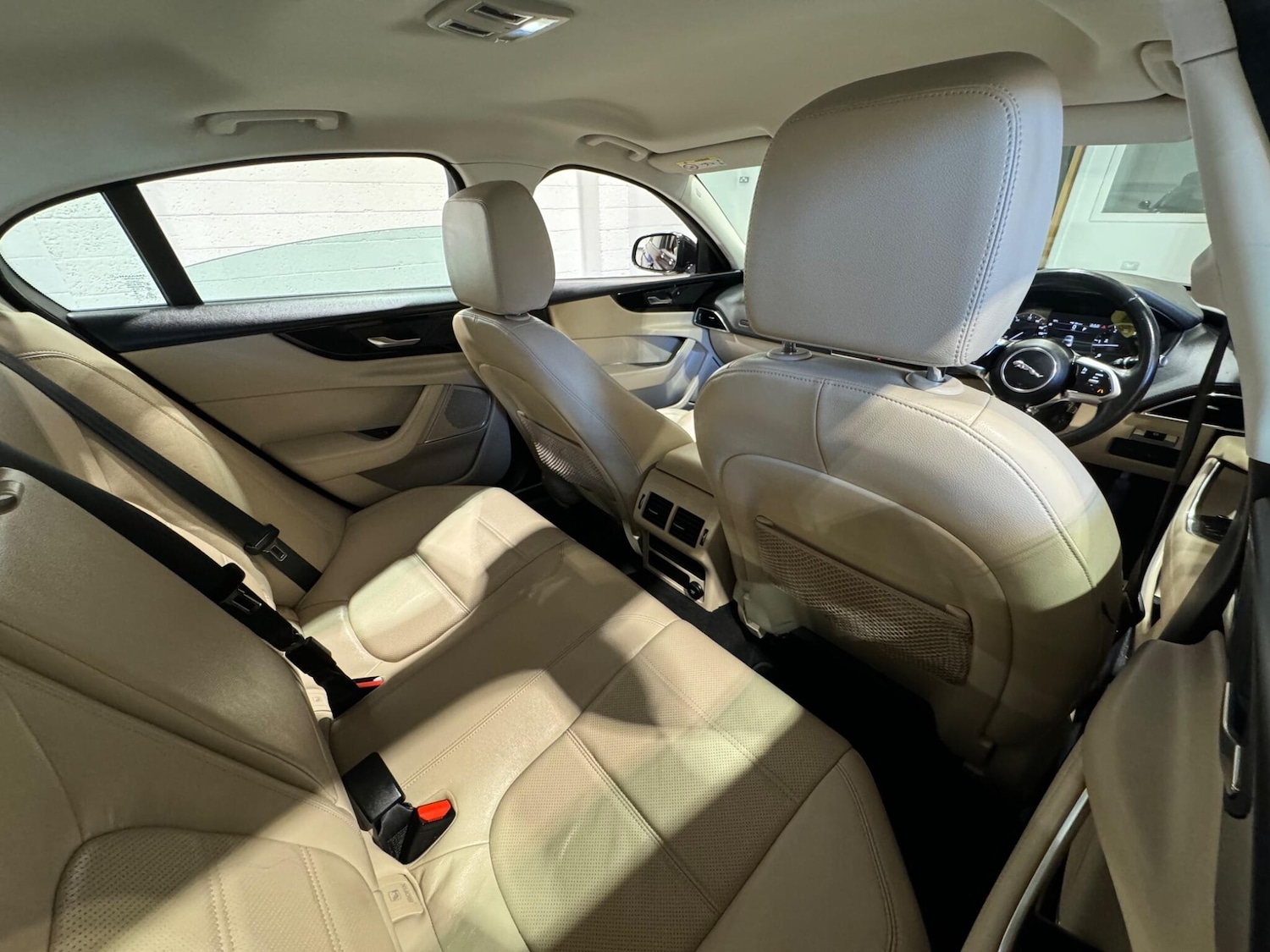 Used Jaguar XE 2020 for sale - 76752961: Photo 16