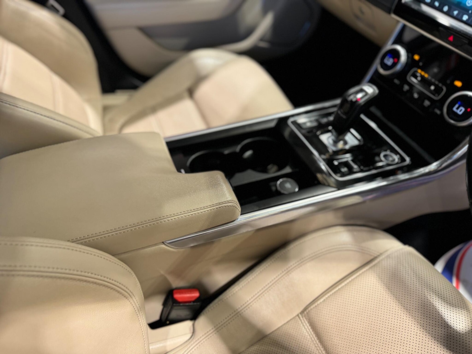 Used Jaguar XE 2020 for sale - 76752961: Photo 17