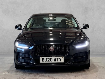 Used Jaguar XE 2020 for sale - 76752961: Photo