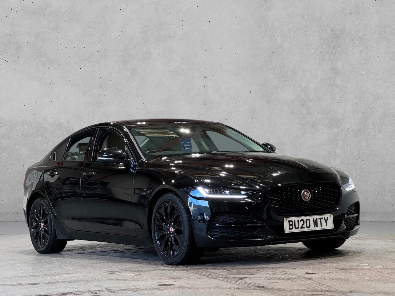 Used Jaguar XE 2020 for sale - 76752961: Photo 3