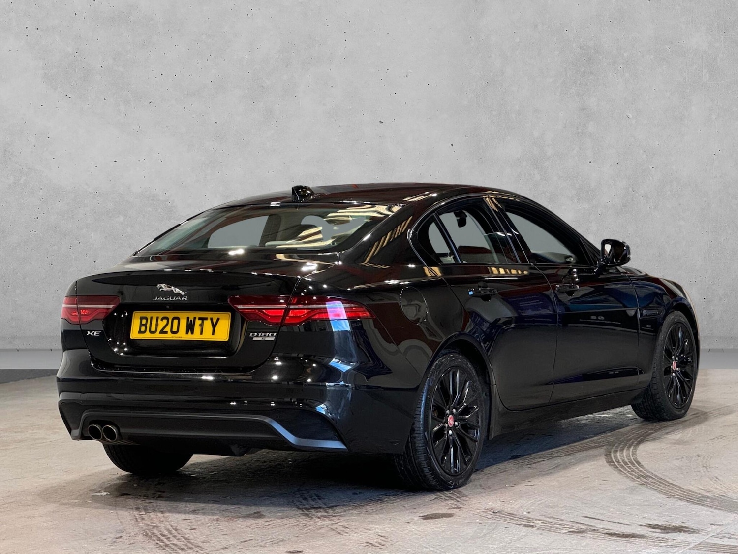 Used Jaguar XE 2020 for sale - 76752961: Photo 5