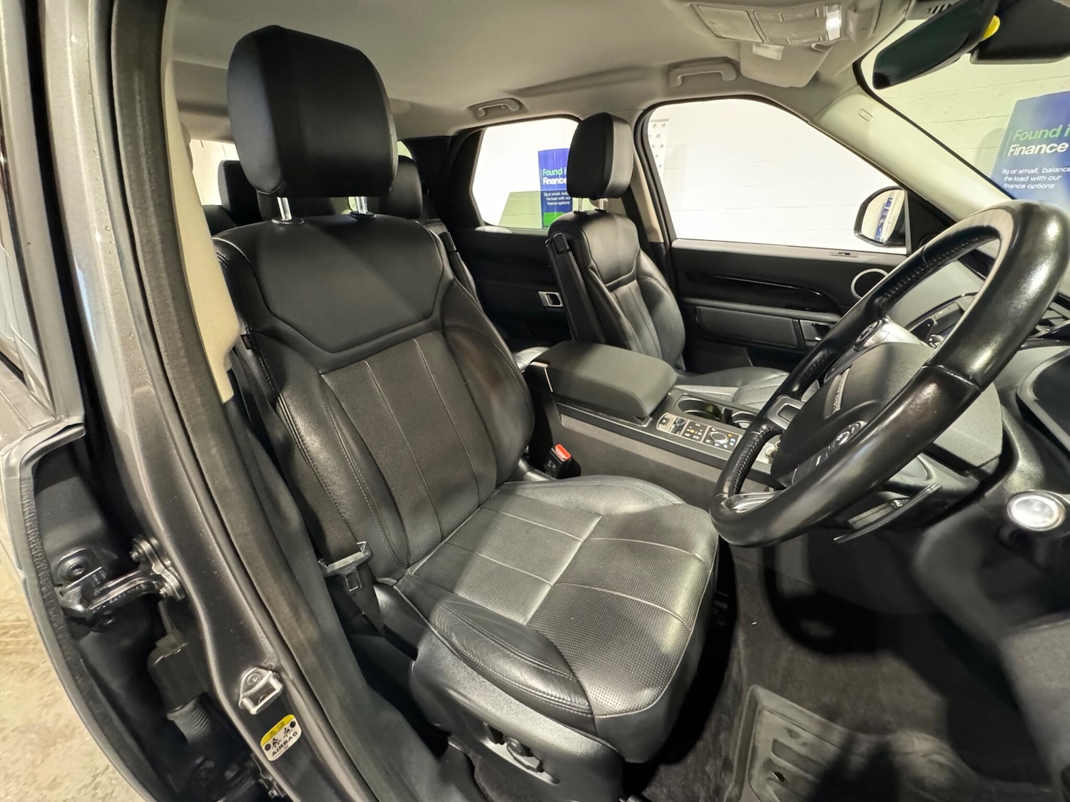 Used Land Rover Discovery 2017 for sale - 75954092: Photo 16