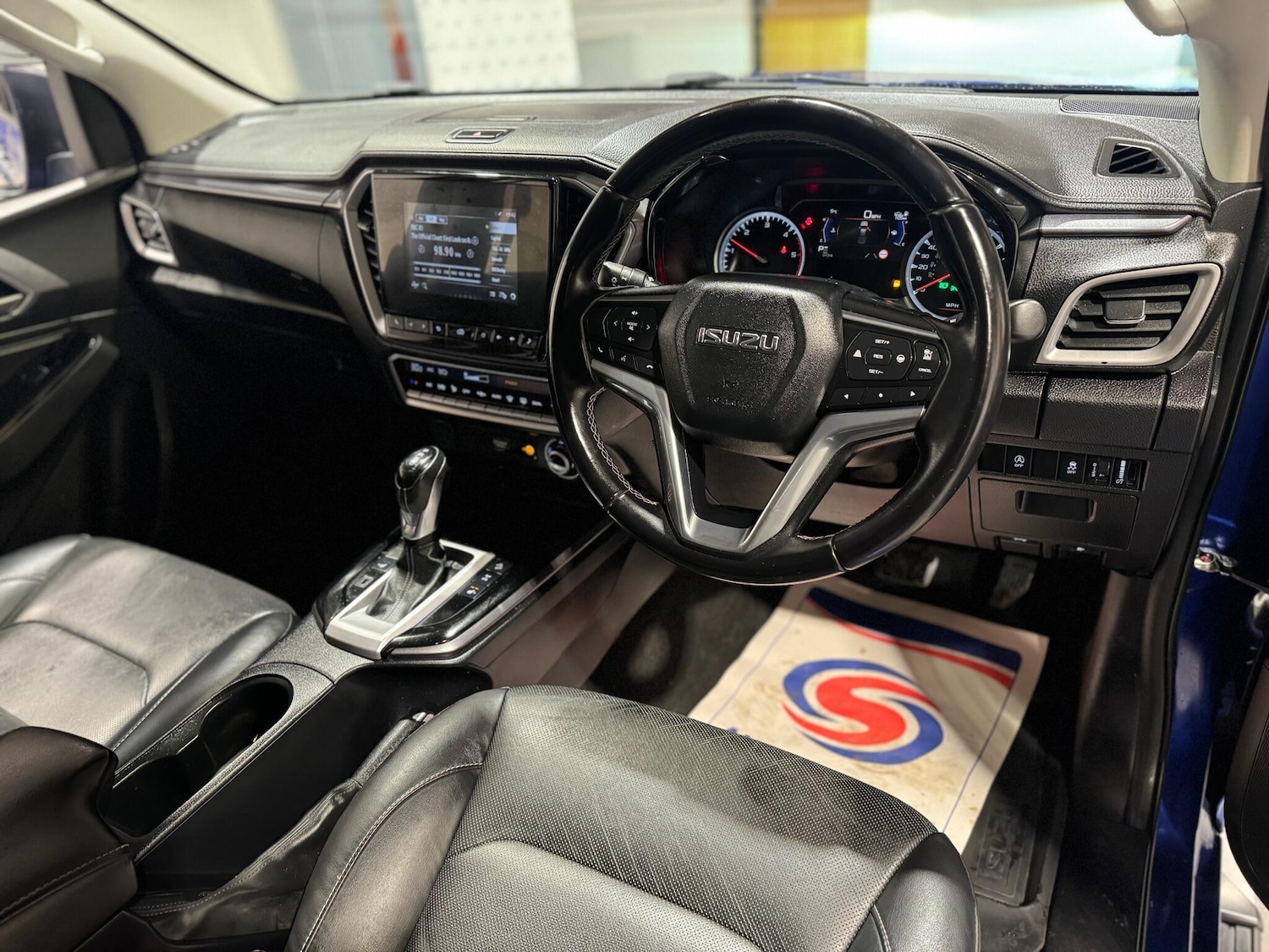 Used Isuzu D-Max 2023 for sale - 76996909: Photo 8