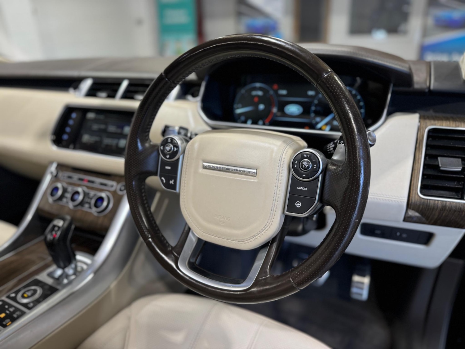 Used Land Rover Range Rover Sport 2016 for sale - 77039807: Photo 9