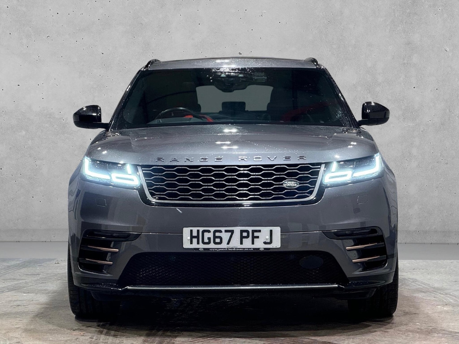 Used Land Rover Range Rover Velar 2018 for sale - 76800845: Photo 2