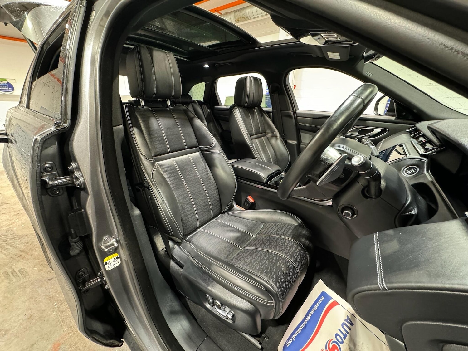 Used Land Rover Range Rover Velar 2018 for sale - 76800845: Photo 8