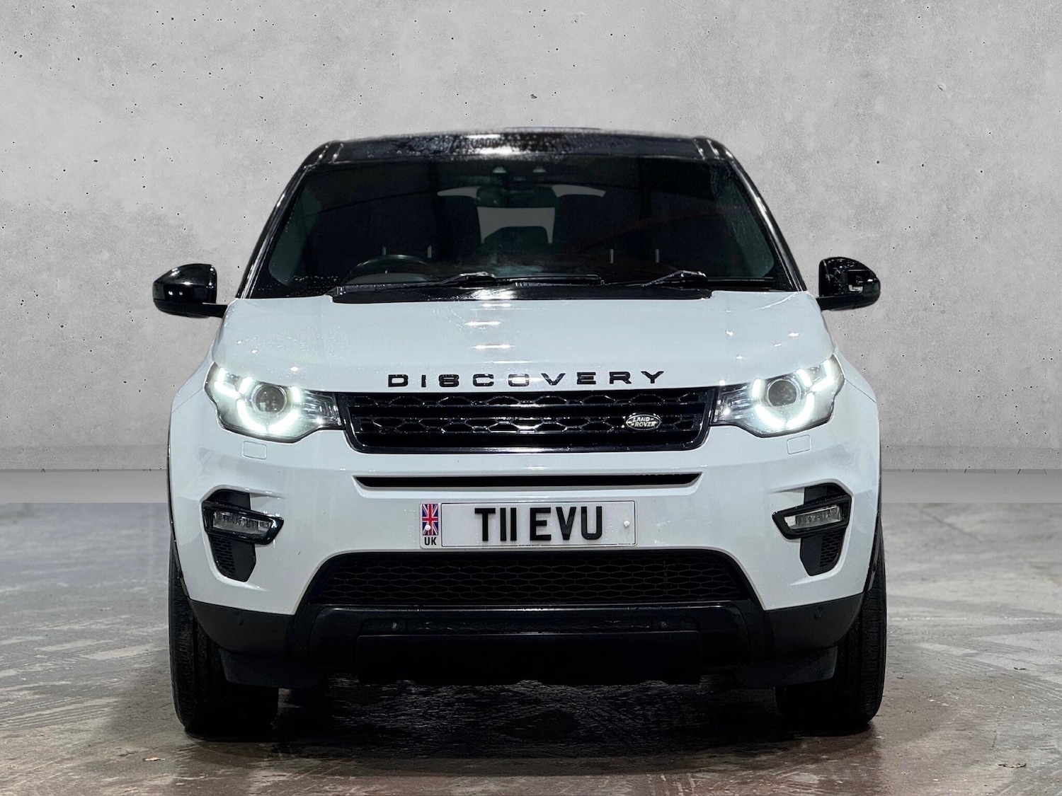 Used Land Rover Discovery Sport 2015 for sale - 76964682: Photo 2