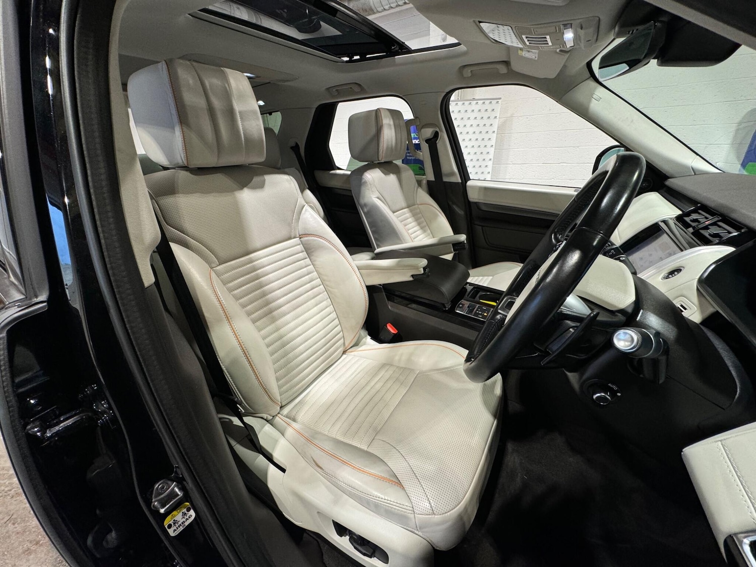 Used Land Rover Discovery 2019 for sale - 76099140: Photo 16