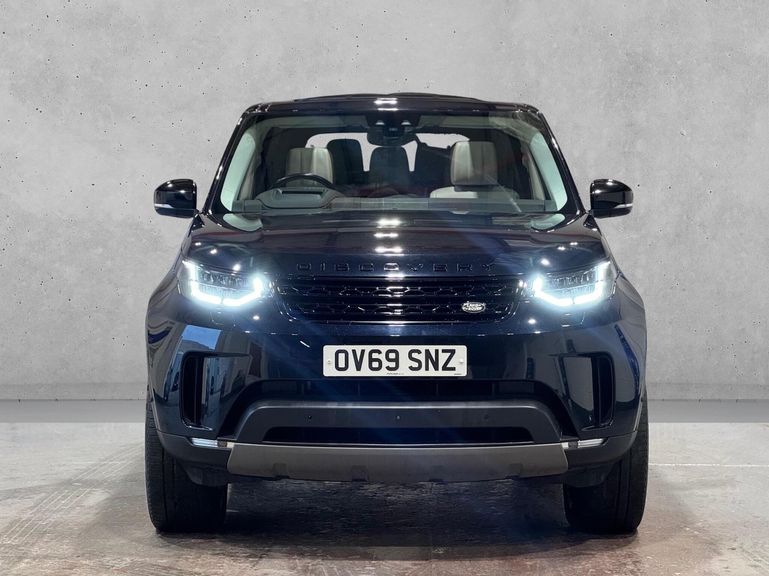 Used Land Rover Discovery 2019 for sale - 76099140: Photo 2