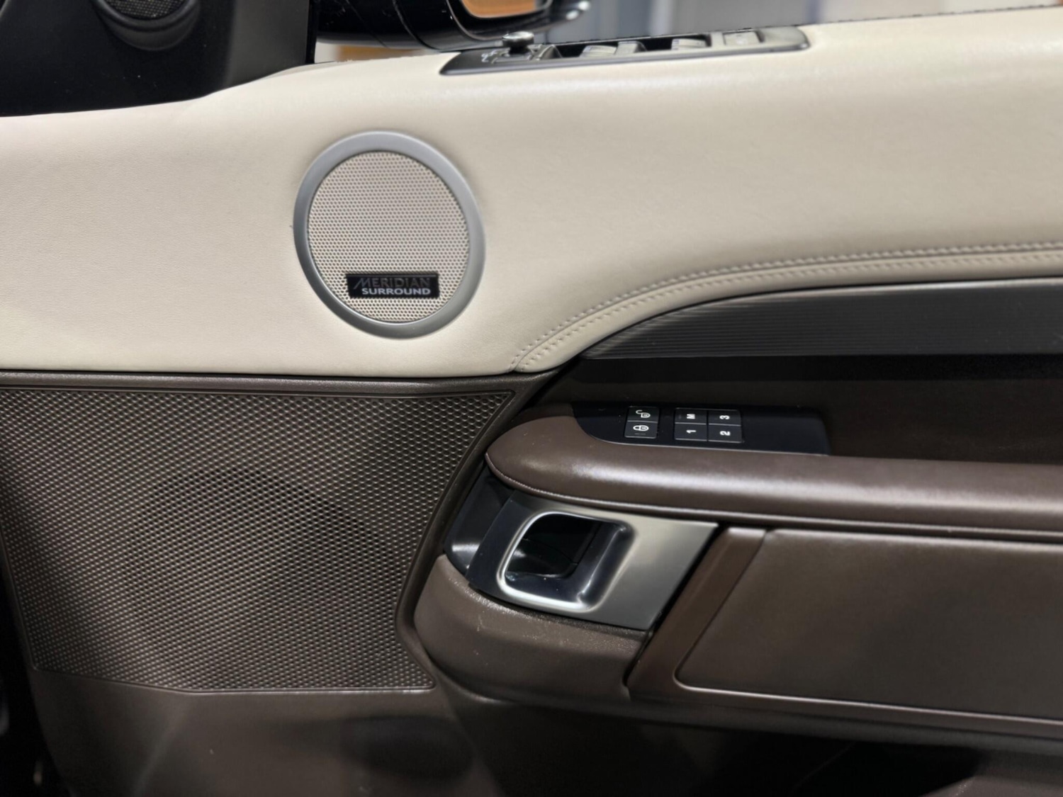Used Land Rover Discovery 2019 for sale - 76099140: Photo 21