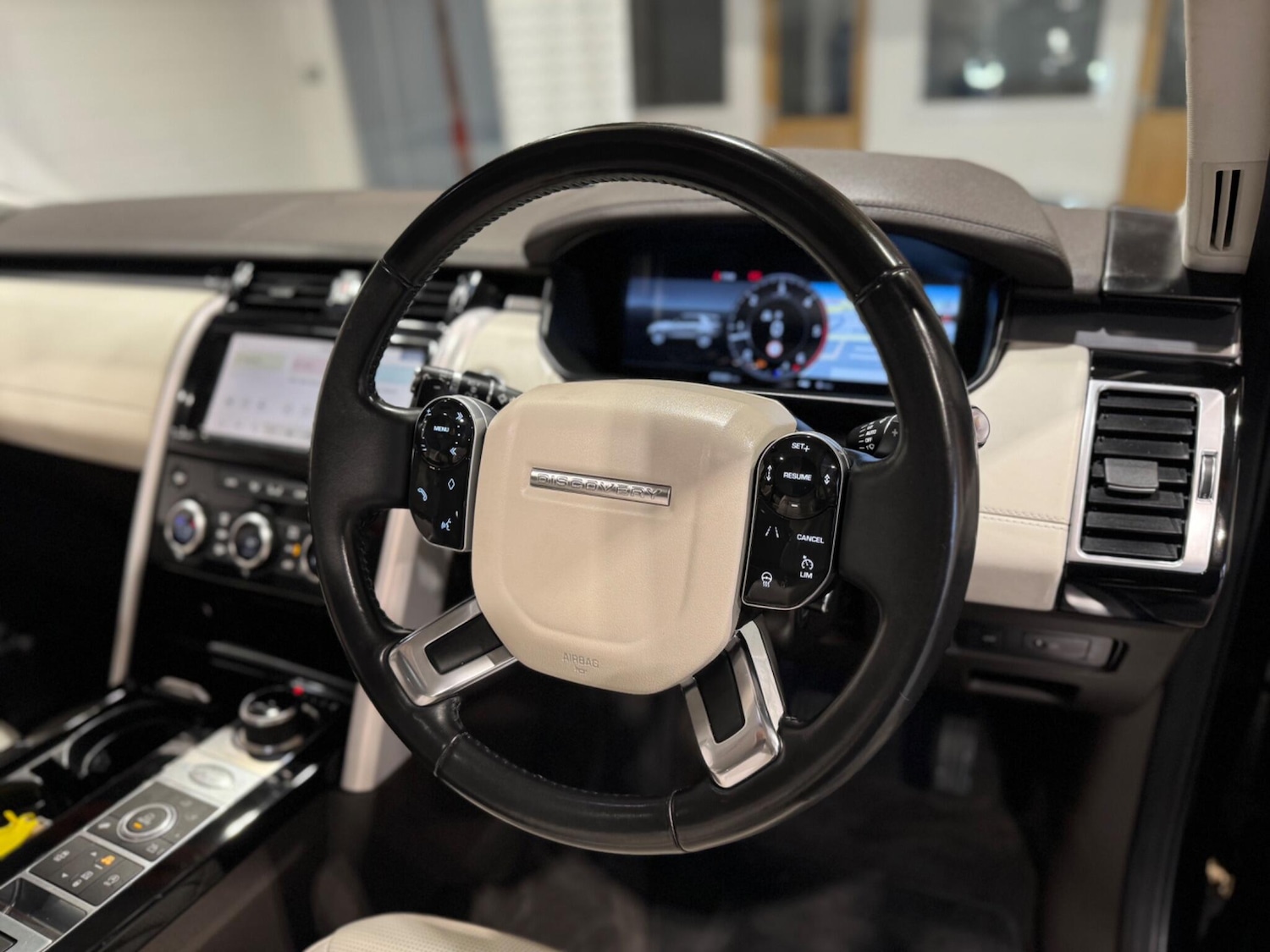 Used Land Rover Discovery 2019 for sale - 76099140: Photo 8