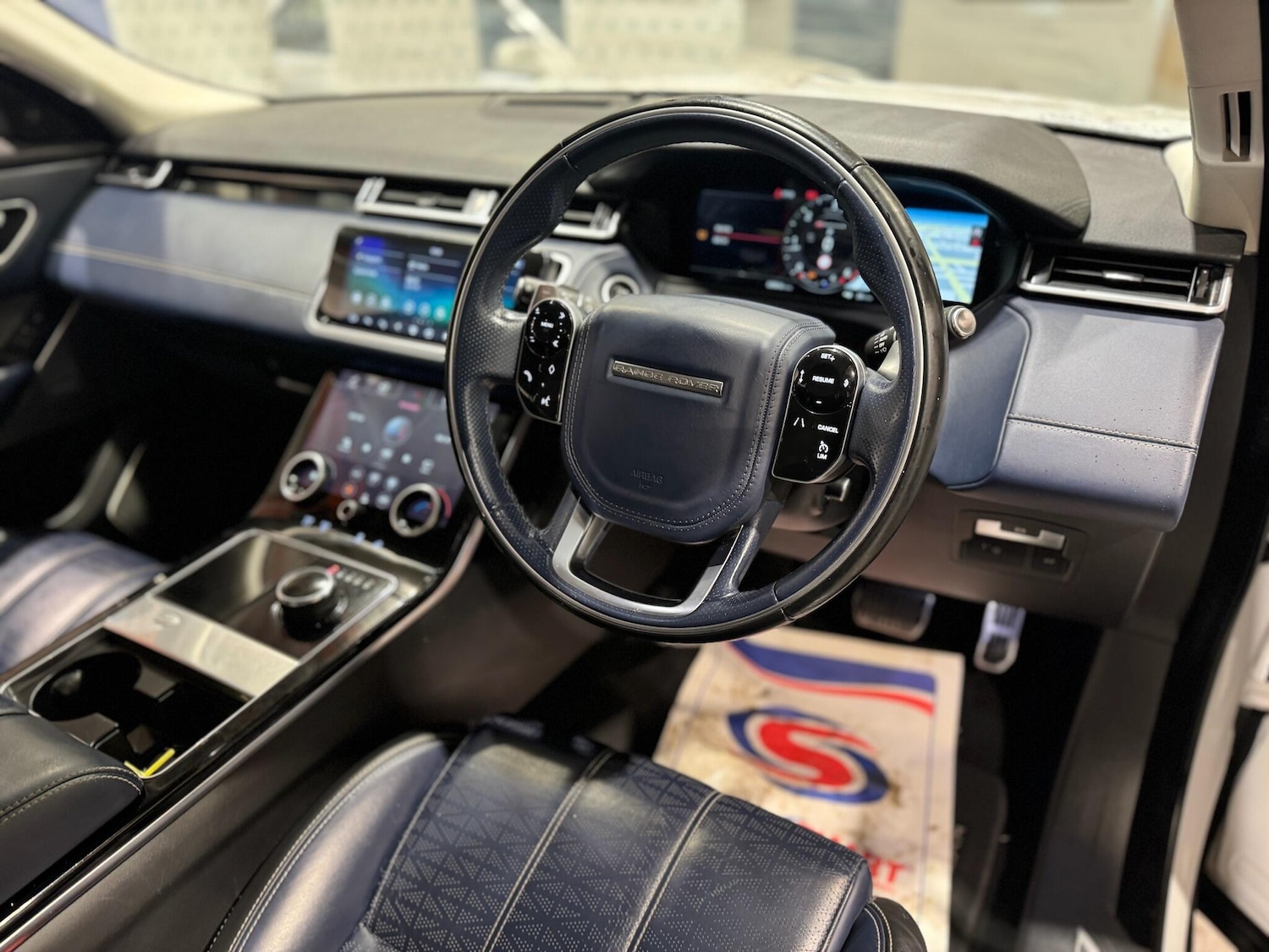 Used Land Rover Range Rover Velar 2018 for sale - 76688972: Photo 11