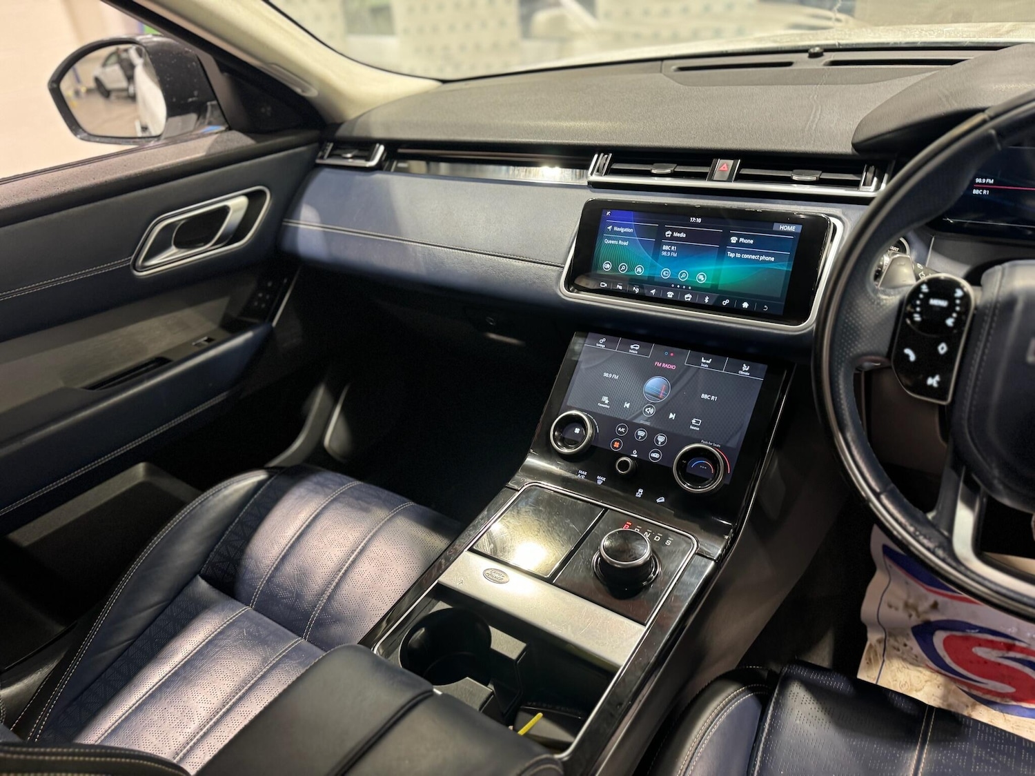 Used Land Rover Range Rover Velar 2018 for sale - 76688972: Photo 14