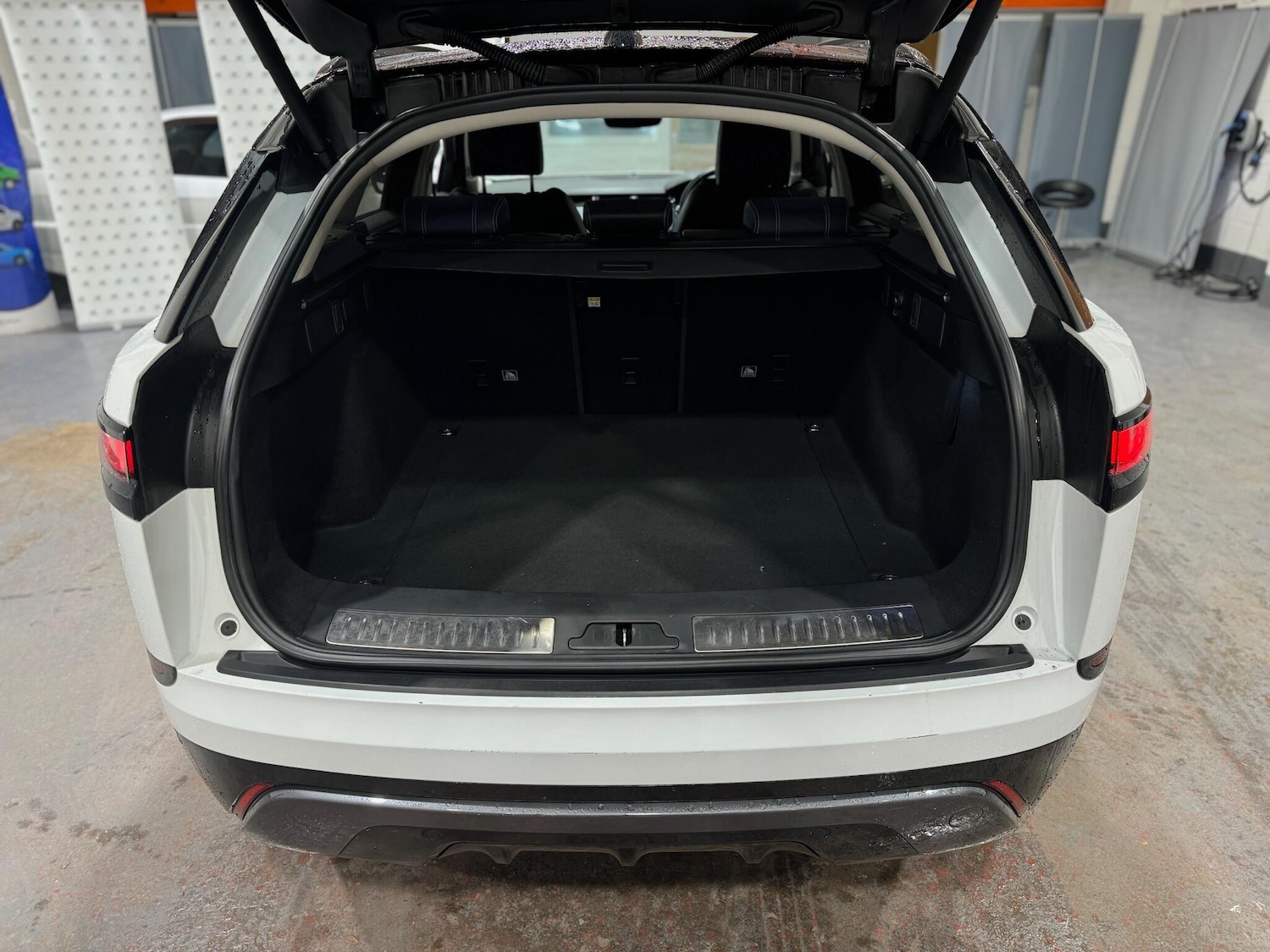 Used Land Rover Range Rover Velar 2018 for sale - 76688972: Photo 21