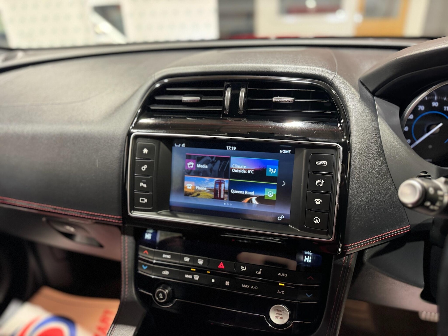 Used Jaguar F-Pace 2017 for sale - 76167353: Photo 15