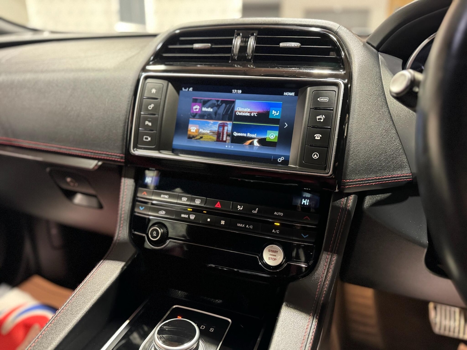 Used Jaguar F-Pace 2017 for sale - 76167353: Photo 16