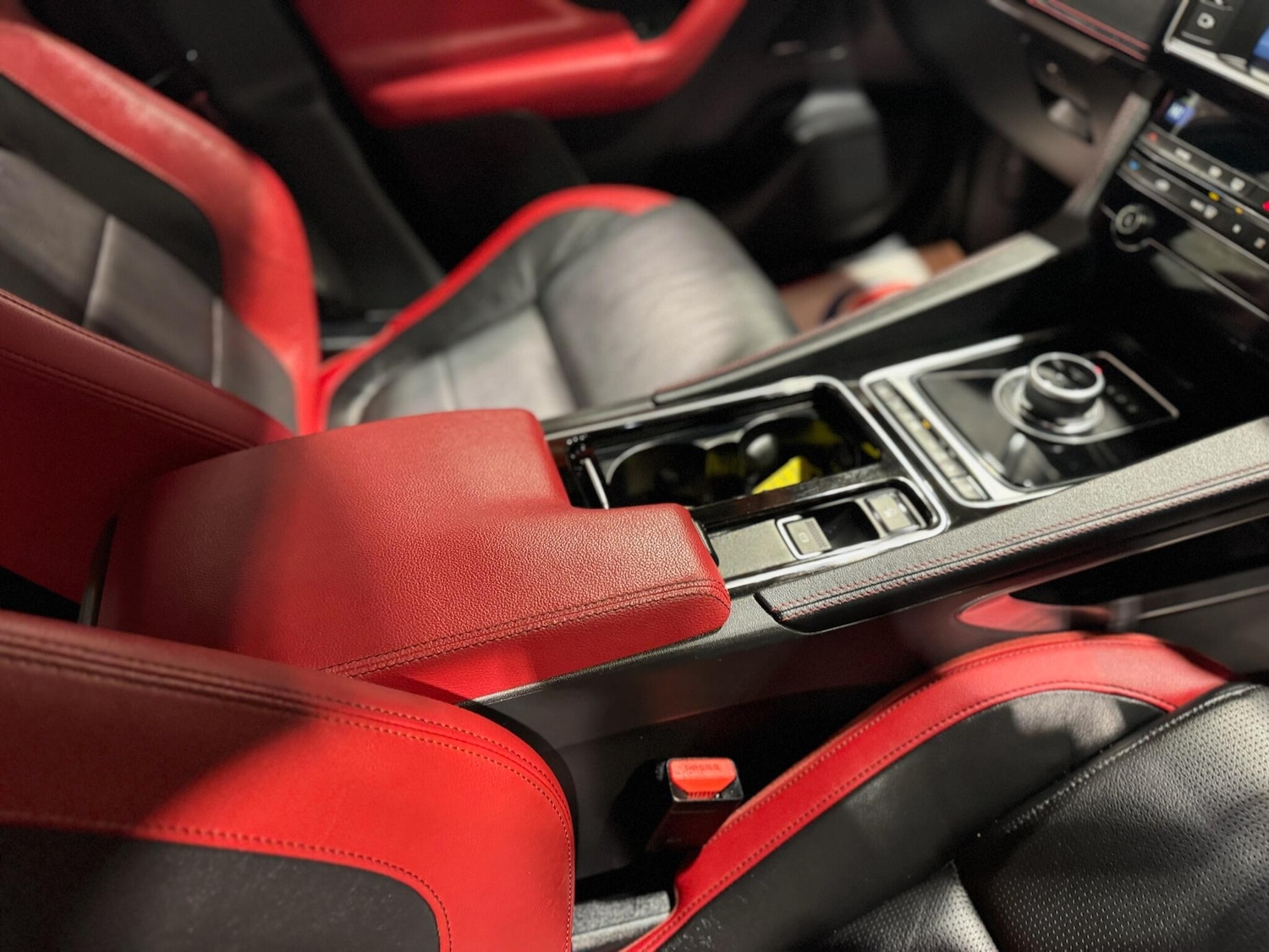 Used Jaguar F-Pace 2017 for sale - 76167353: Photo 17