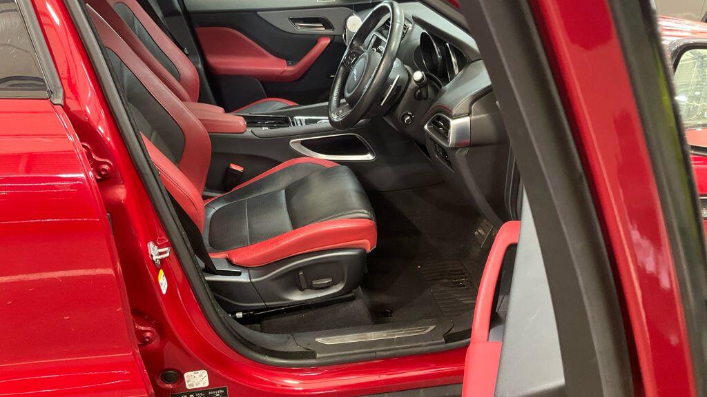 Used Jaguar F-Pace 2017 for sale - 76167353: Photo 7