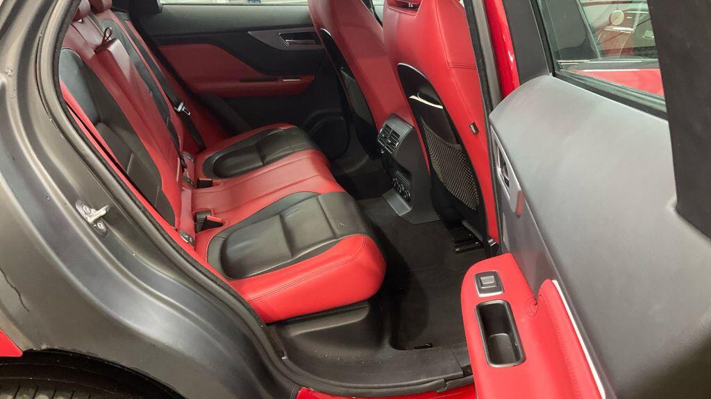 Used Jaguar F-Pace 2017 for sale - 76167353: Photo 8