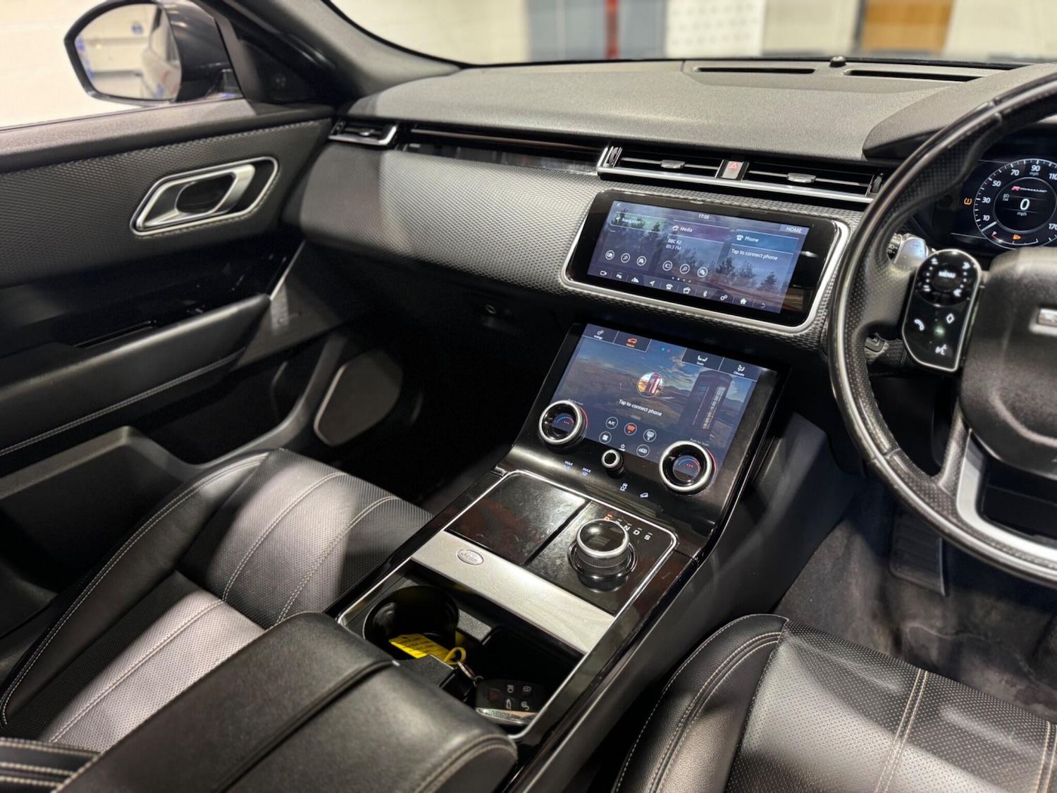 Used Land Rover Range Rover Velar 2018 for sale - 75965658: Photo 11