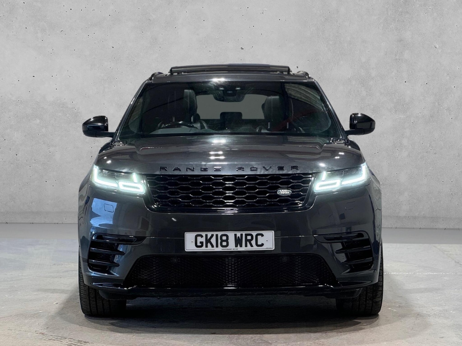 Used Land Rover Range Rover Velar 2018 for sale - 75965658: Photo 2