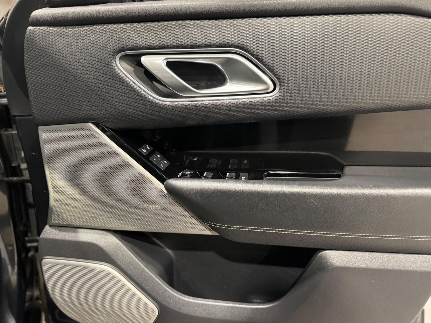 Used Land Rover Range Rover Velar 2018 for sale - 75965658: Photo 20