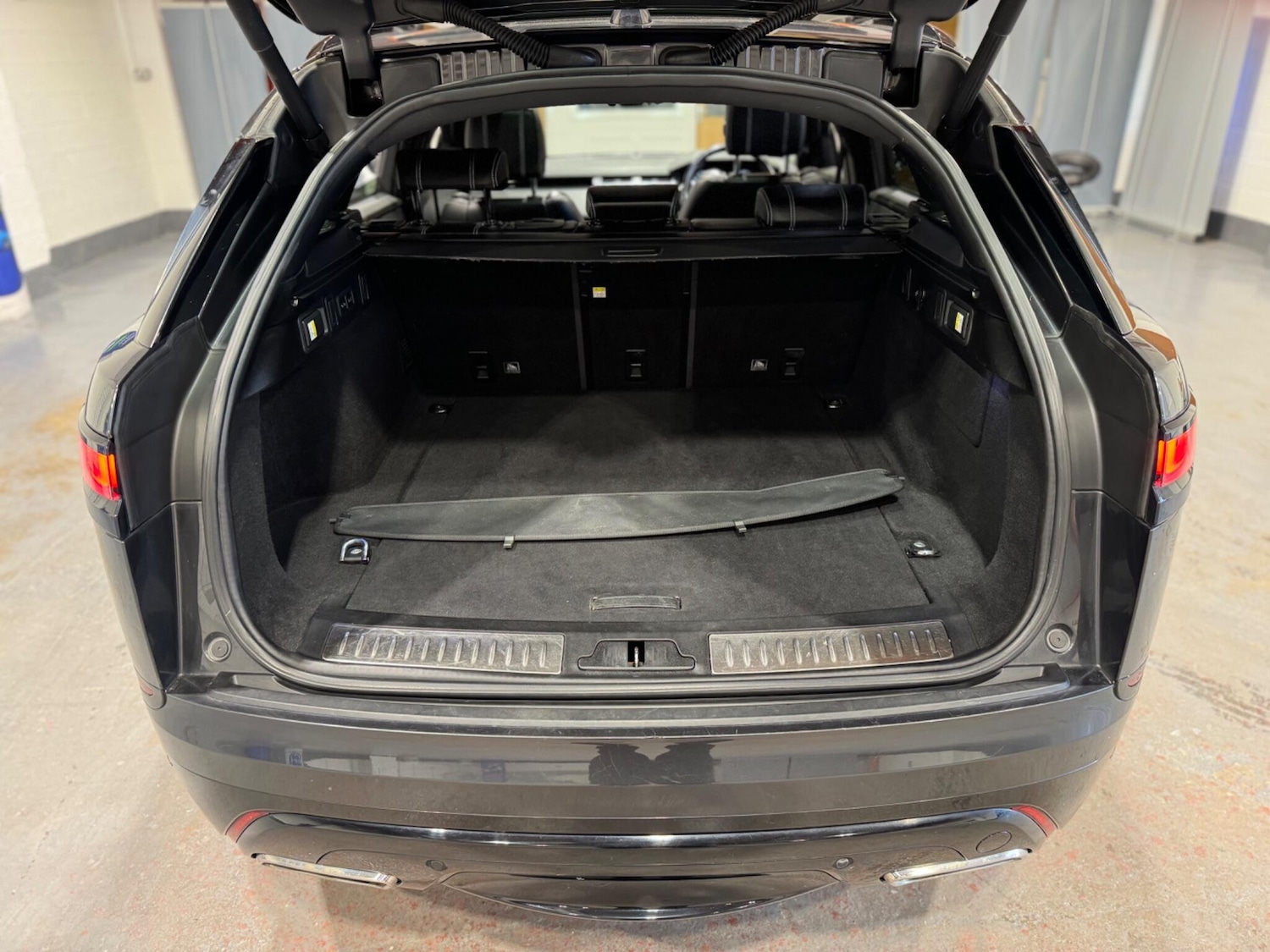 Used Land Rover Range Rover Velar 2018 for sale - 75965658: Photo 23