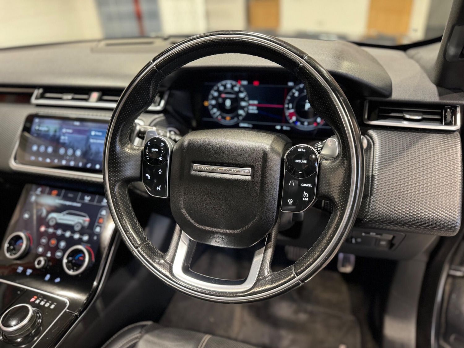 Used Land Rover Range Rover Velar 2018 for sale - 75965658: Photo 9