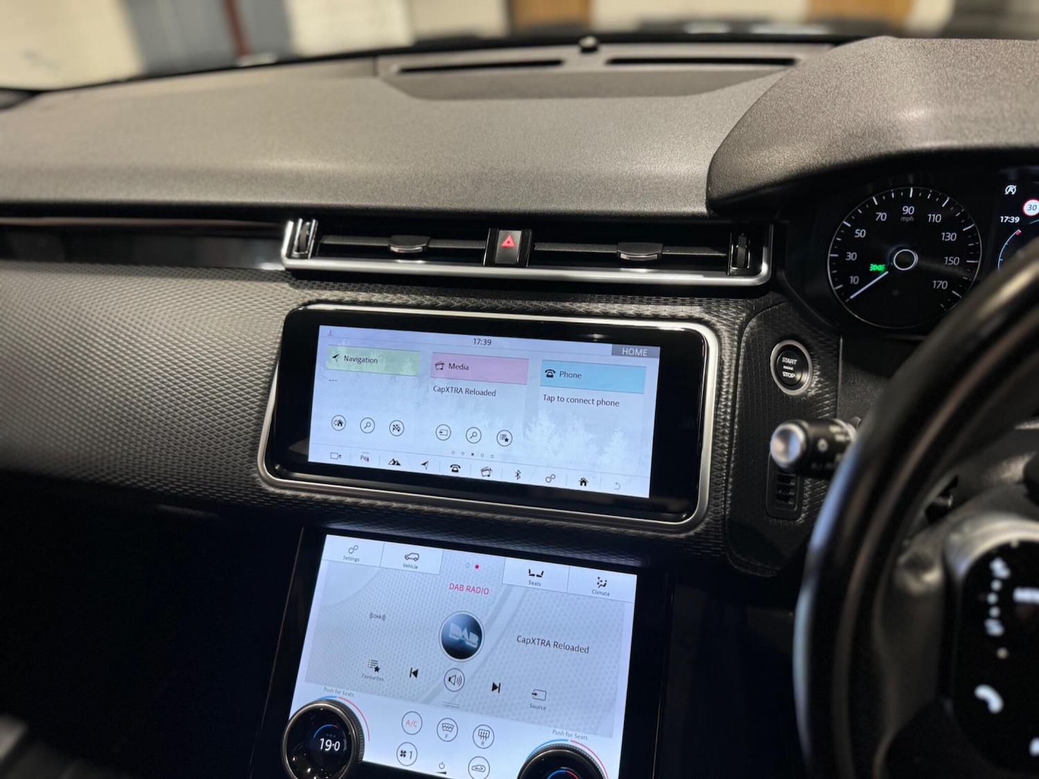 Used Land Rover Range Rover Velar 2018 for sale - 76099597: Photo 12
