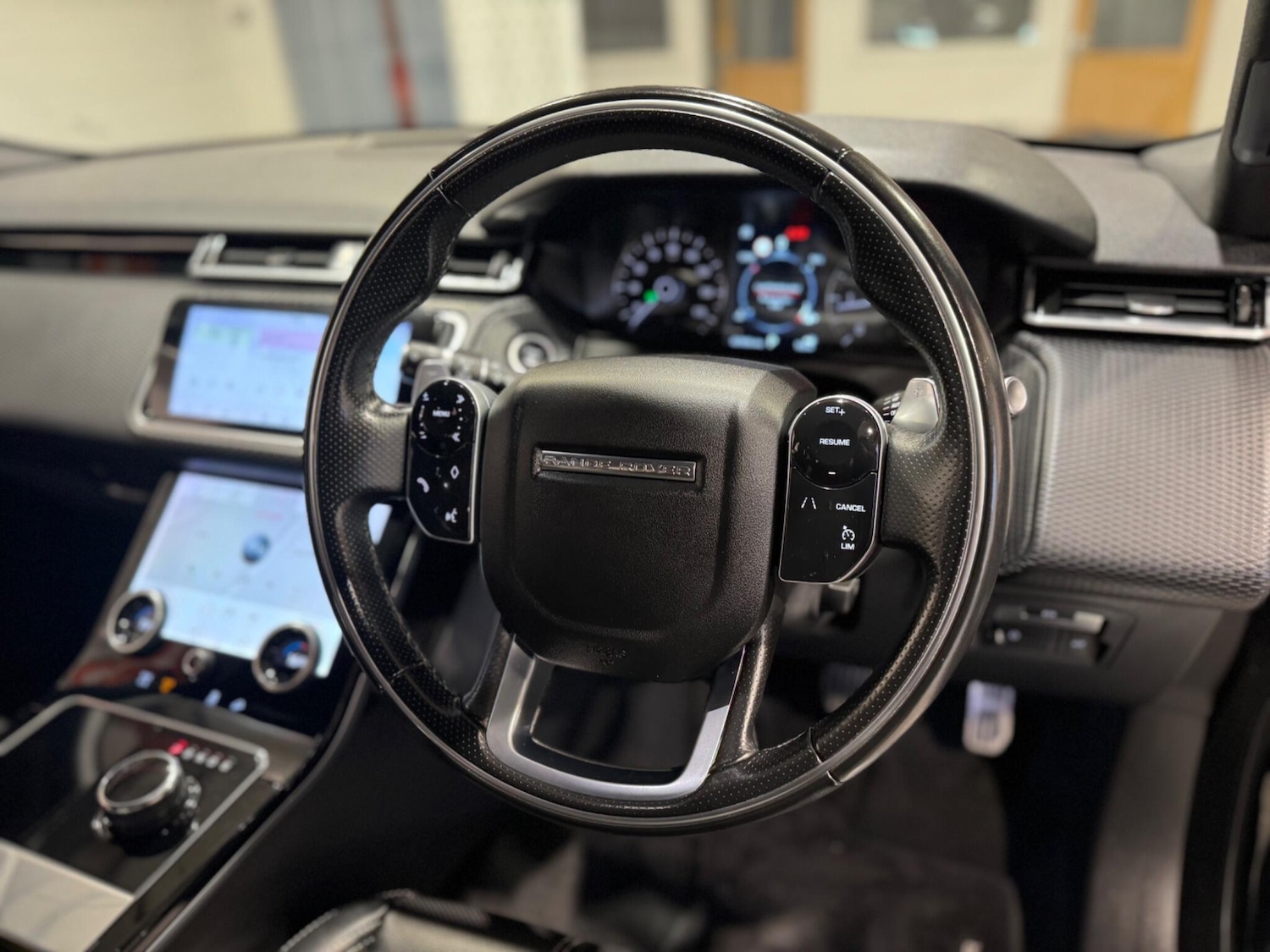 Used Land Rover Range Rover Velar 2018 for sale - 76099597: Photo 9
