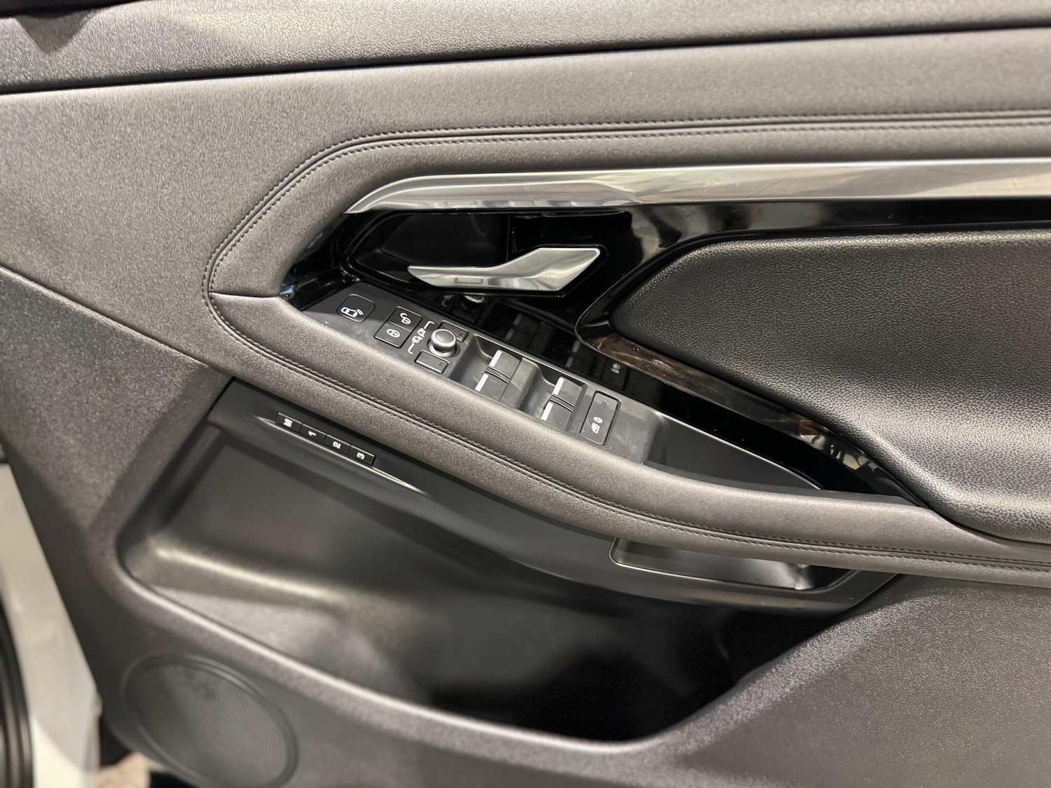 Used Land Rover Range Rover Evoque 2019 for sale - 76991635: Photo 15