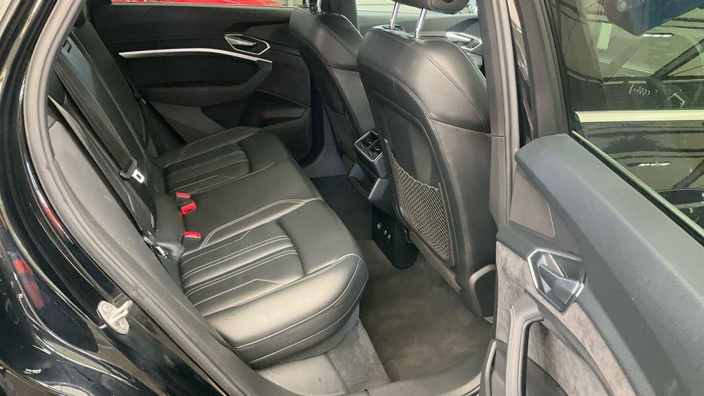 Used Audi e-tron 2021 for sale - 76337874: Photo 6