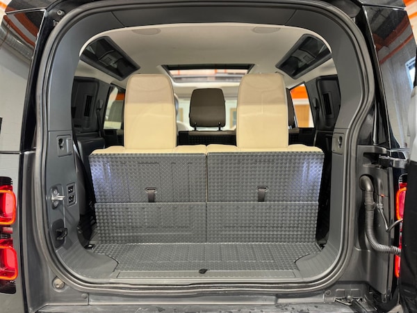 Used Land Rover Defender 110 2020 for sale - 75050536: Photo 18