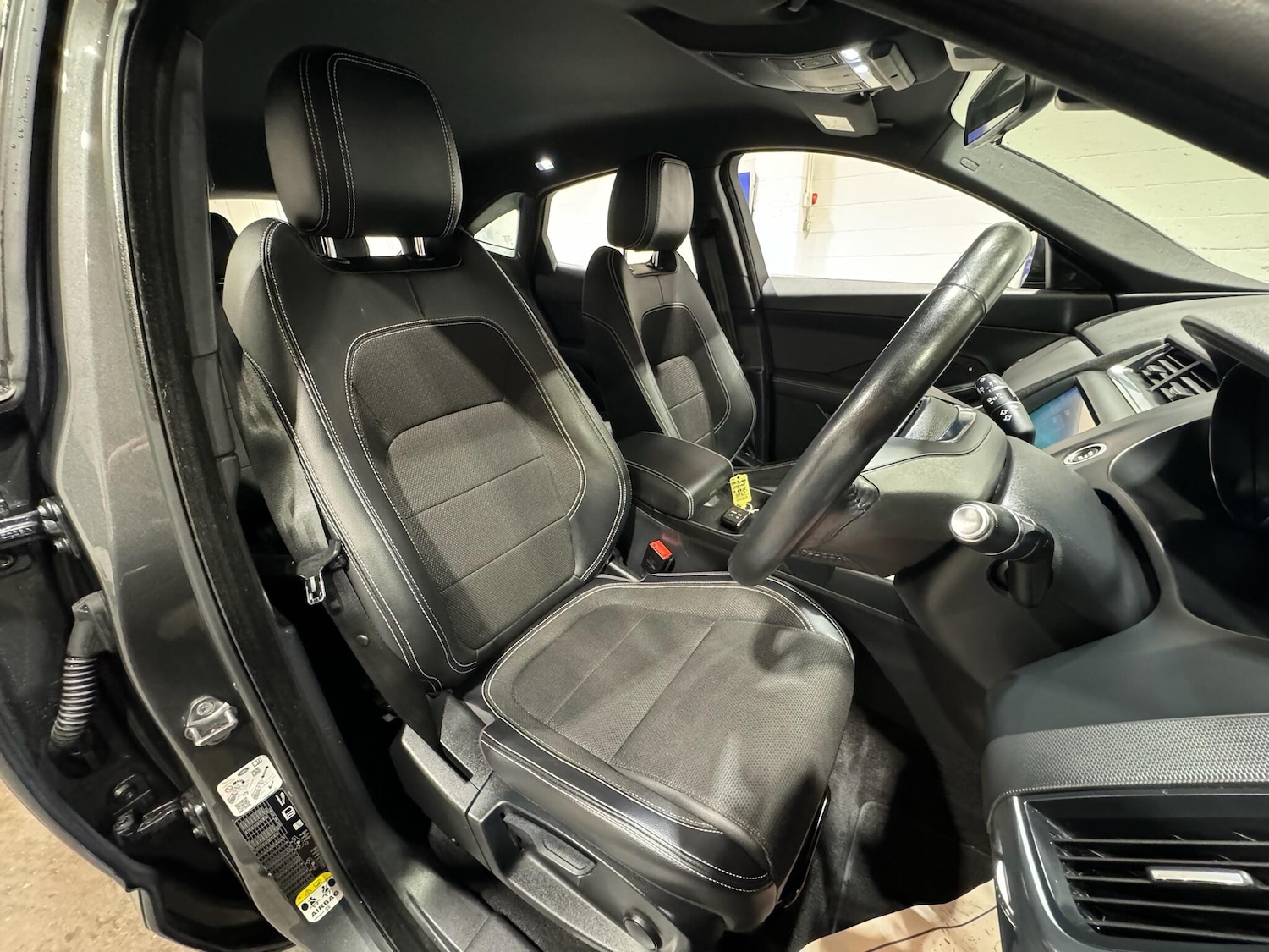 Used Jaguar E-Pace 2019 for sale - 76898305: Photo 8