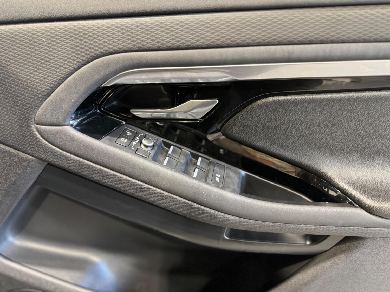 Used Land Rover Range Rover Evoque 2019 for sale - 75964419: Photo 18