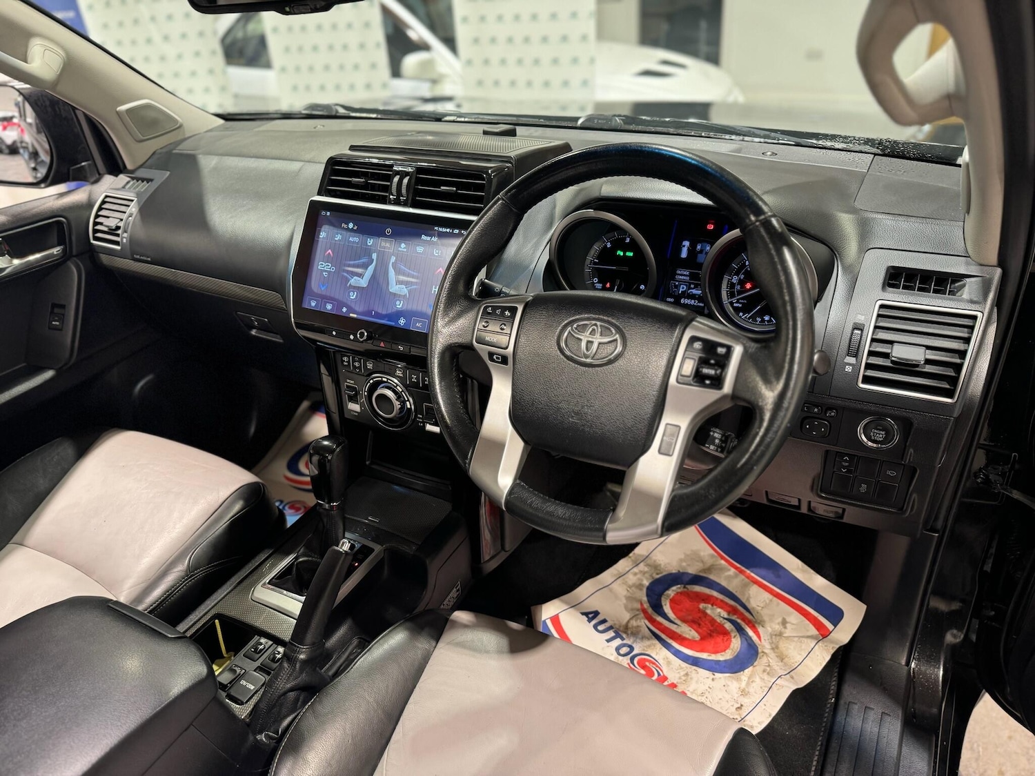 Used Toyota Land Cruiser 2015 for sale - 76689557: Photo 17