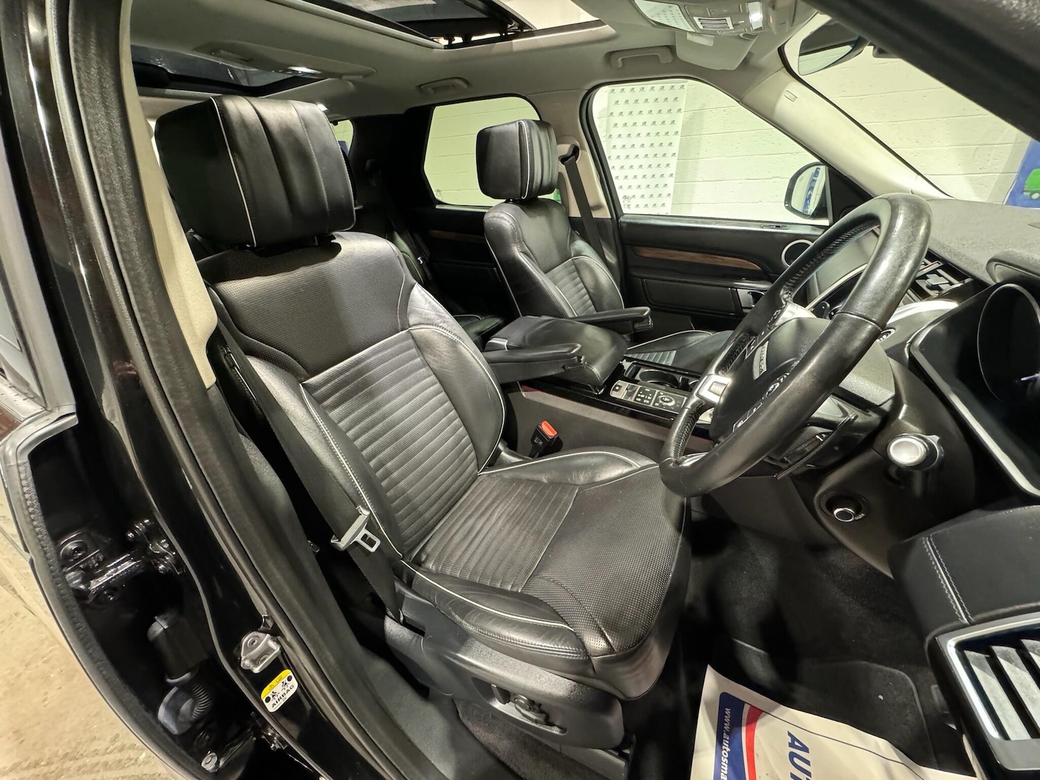 Used Land Rover Discovery 2017 for sale - 76167343: Photo 14