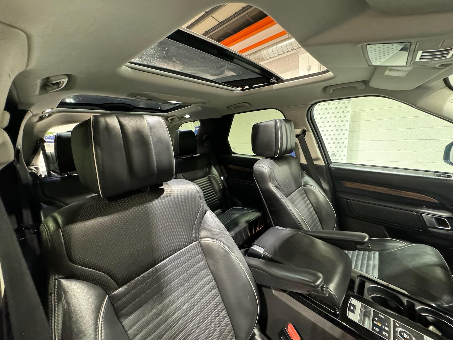 Used Land Rover Discovery 2017 for sale - 76167343: Photo 15