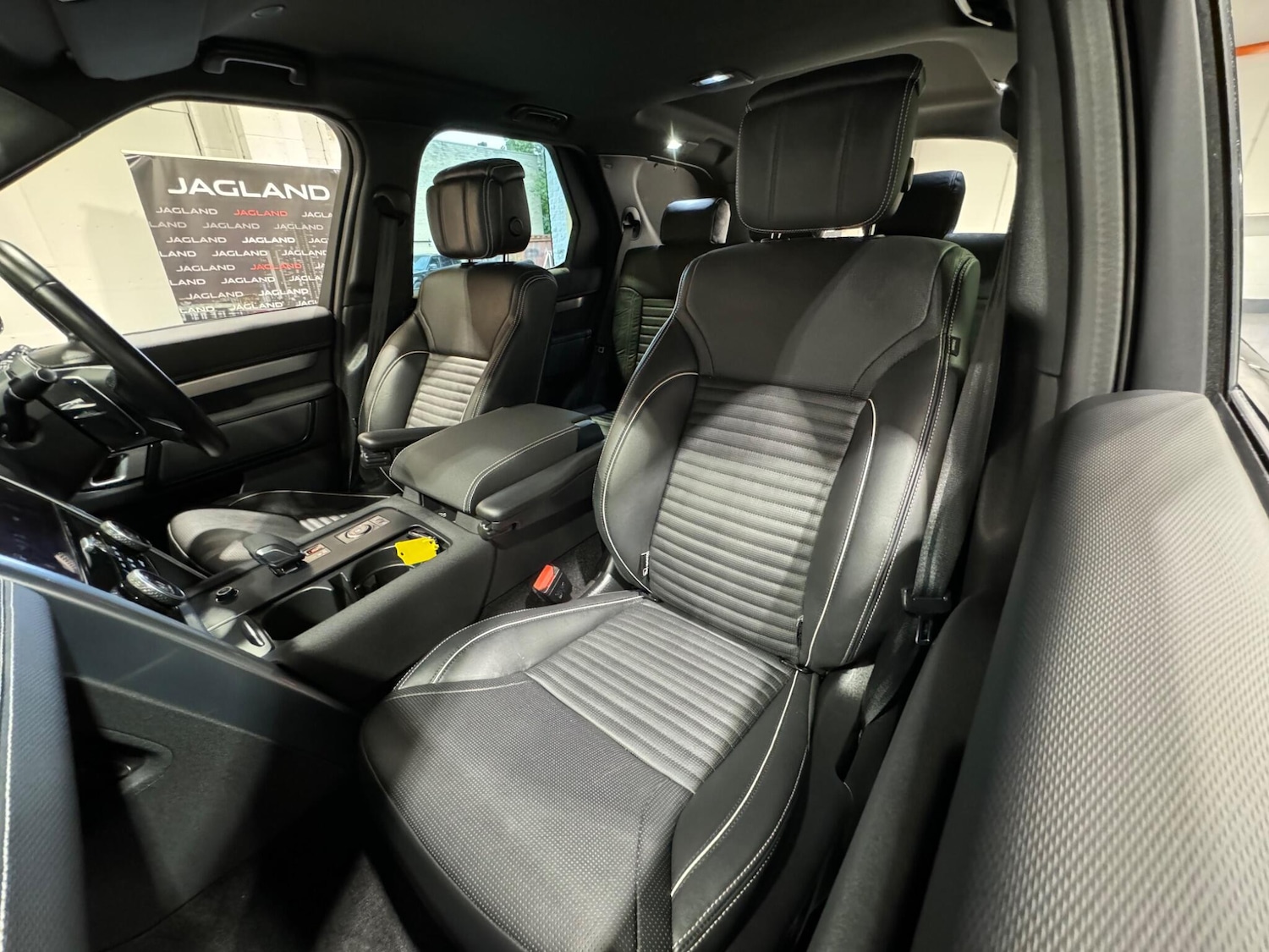 Used Land Rover Discovery 2022 for sale - 77163666: Photo 15