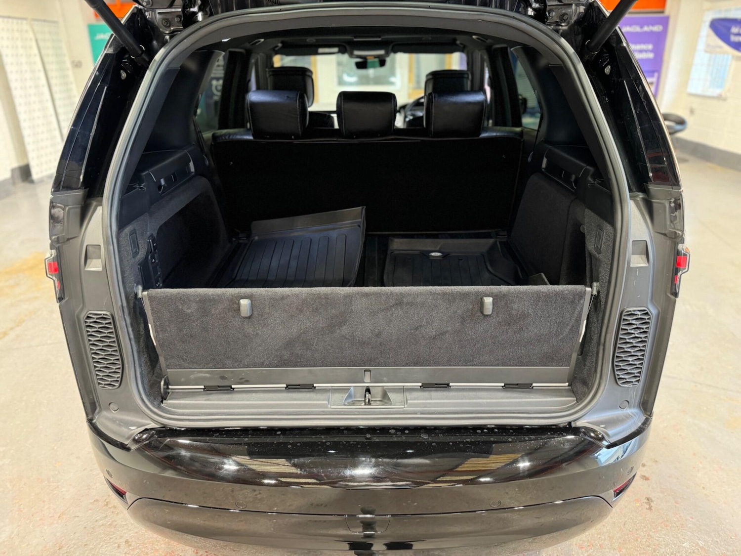 Used Land Rover Discovery 2022 for sale - 77163666: Photo 26