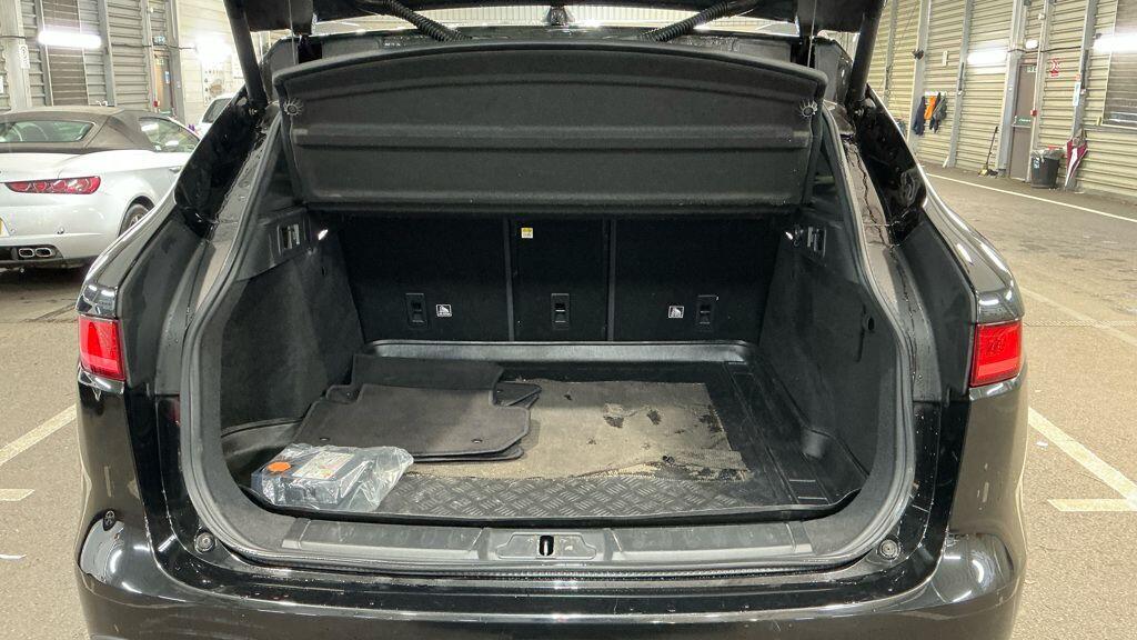 Used Jaguar F-Pace 2018 for sale - 77131292: Photo 9