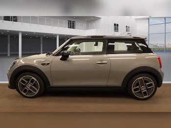 Used MINI Hatch 2022 for sale - 75965504: Photo