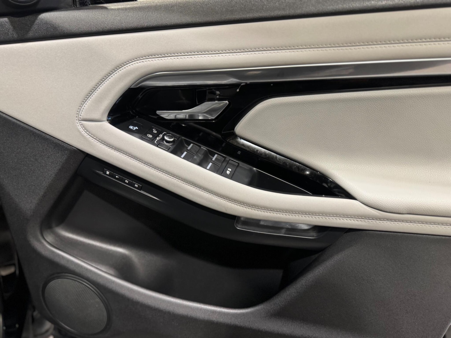 Used Land Rover Range Rover Evoque 2019 for sale - 76073006: Photo 16