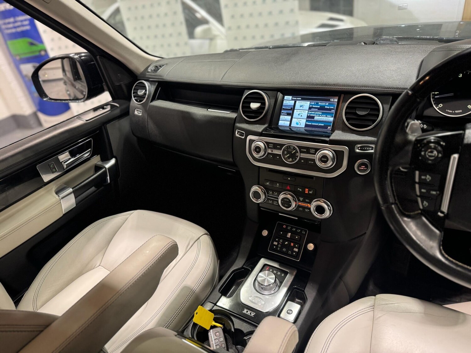 Used Land Rover Discovery 2014 for sale - 76898487: Photo 17