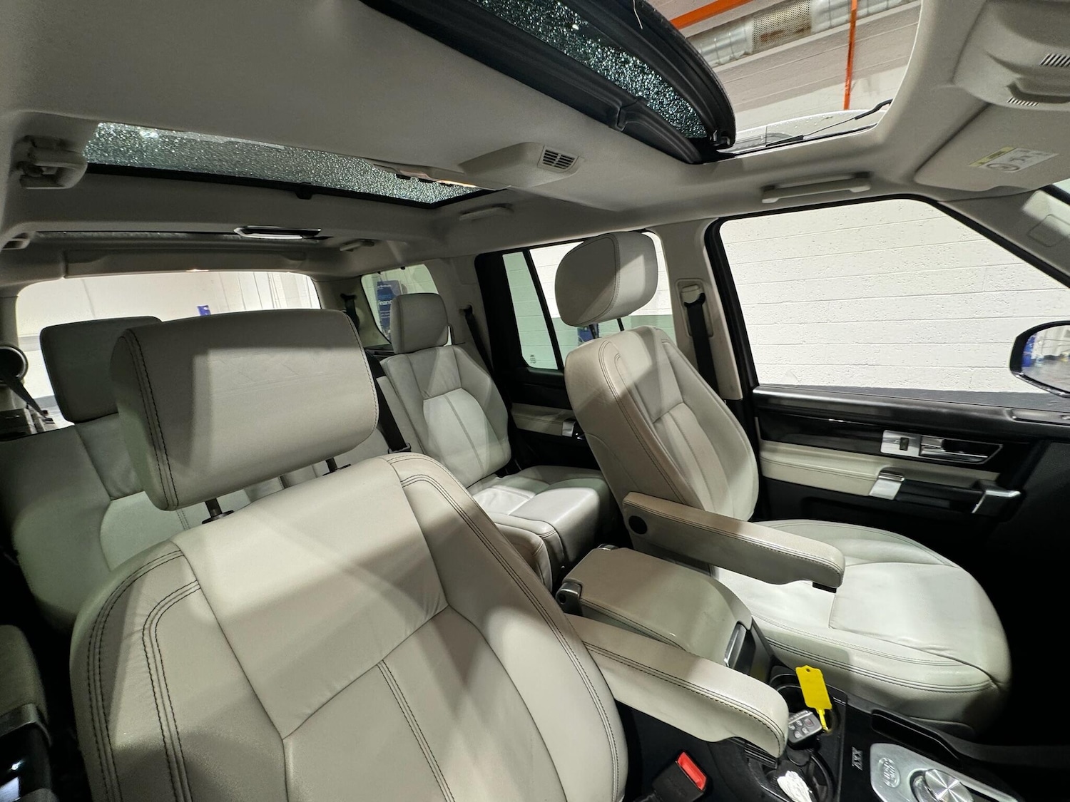 Used Land Rover Discovery 2014 for sale - 76898487: Photo 9