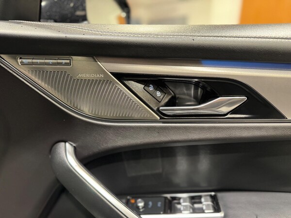 Used Jaguar F-Pace 2023 for sale - 76295811: Photo 16