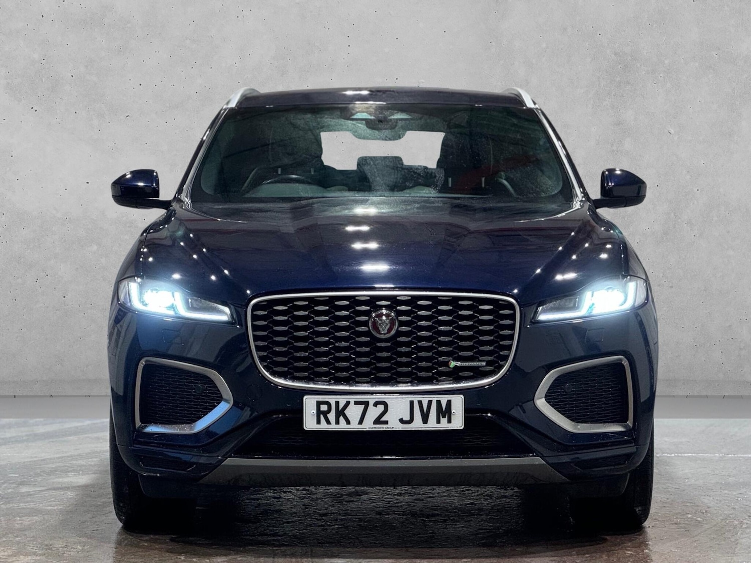 Used Jaguar F-Pace 2023 for sale - 76295811: Photo 2