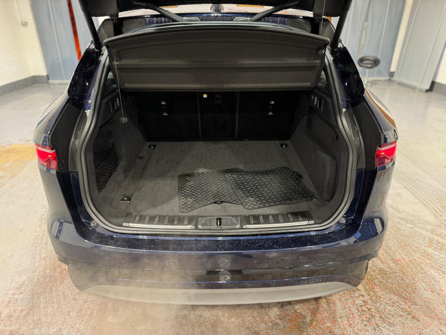 Used Jaguar F-Pace 2023 for sale - 76295811: Photo 21