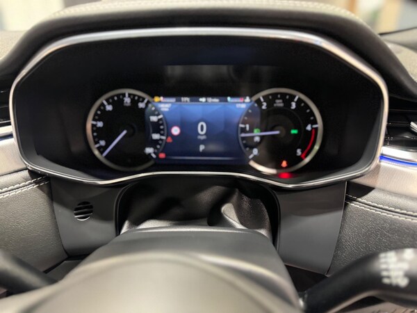 Used Jaguar F-Pace 2023 for sale - 76295811: Photo 9